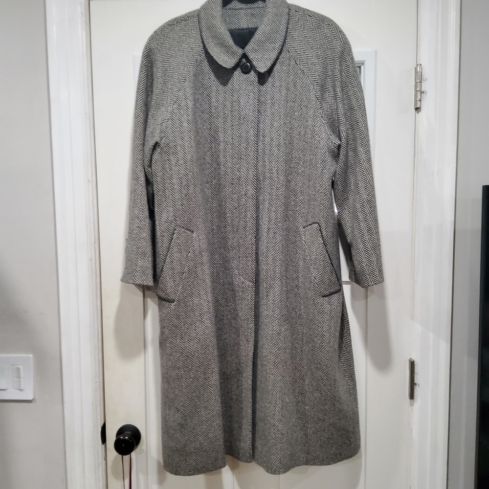 Saks Fifth Avenue Fleurette 100% Cashmere Herringbone Gray Coat with Leather